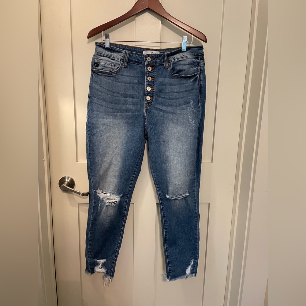KanCan Distressed Skinny Jean. NWOT.